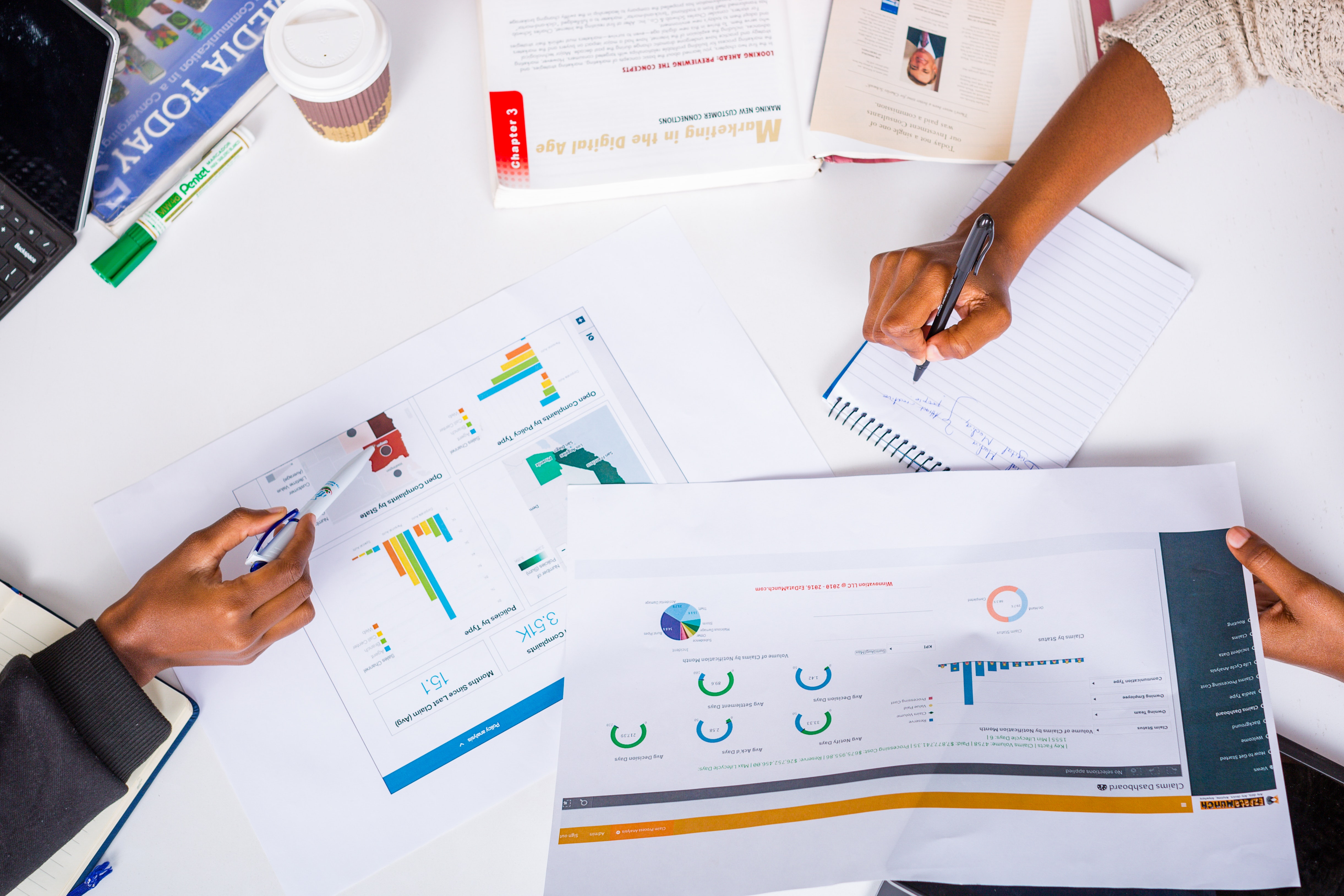 Travailler avec un cabinet expert-comptable à Brest (29) offre aux entreprises un accompagnement local et personnalisé pour optimiser leur gestion financière. Cette collaboration garantit un suivi conforme et des conseils stratégiques adaptés aux besoins régionaux.