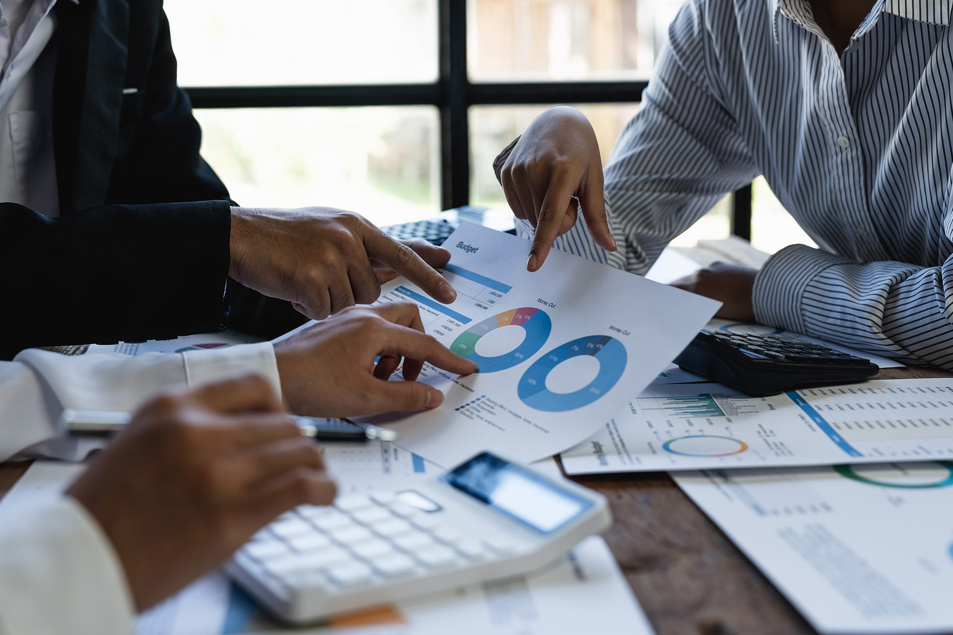 À Privas, nous offrons des conseils en gestion et pilotage pour aider les entreprises à optimiser leur performance. Cette approche stratégique permet de suivre les indicateurs clés, anticiper les défis et favoriser une croissance durable.