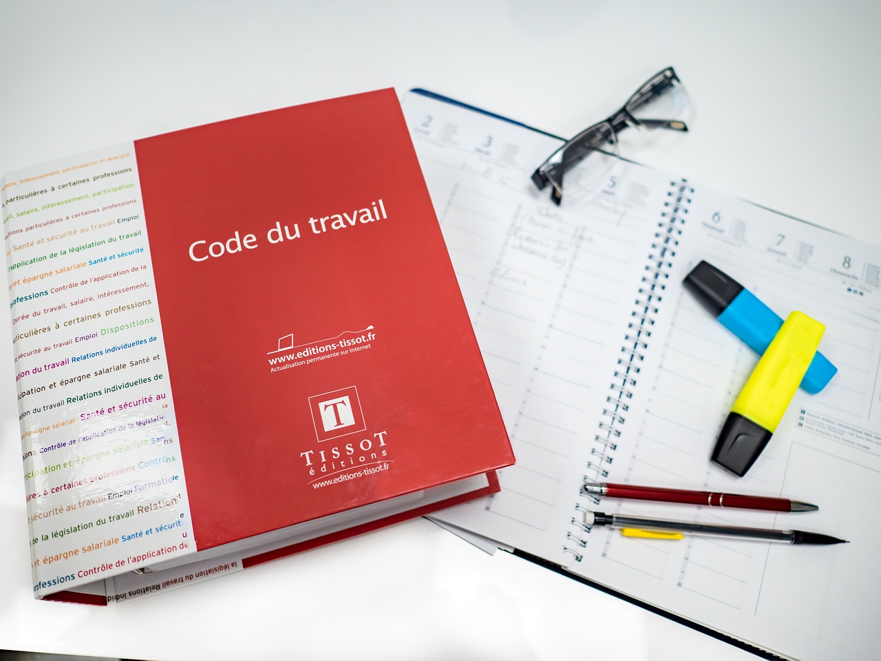 À Arles, nous accompagnons la création d’entreprise avec une assistance juridique complète. De la rédaction des statuts aux formalités administratives, nous soutenons les entrepreneurs à chaque étape pour sécuriser et faciliter le lancement de leur activité.