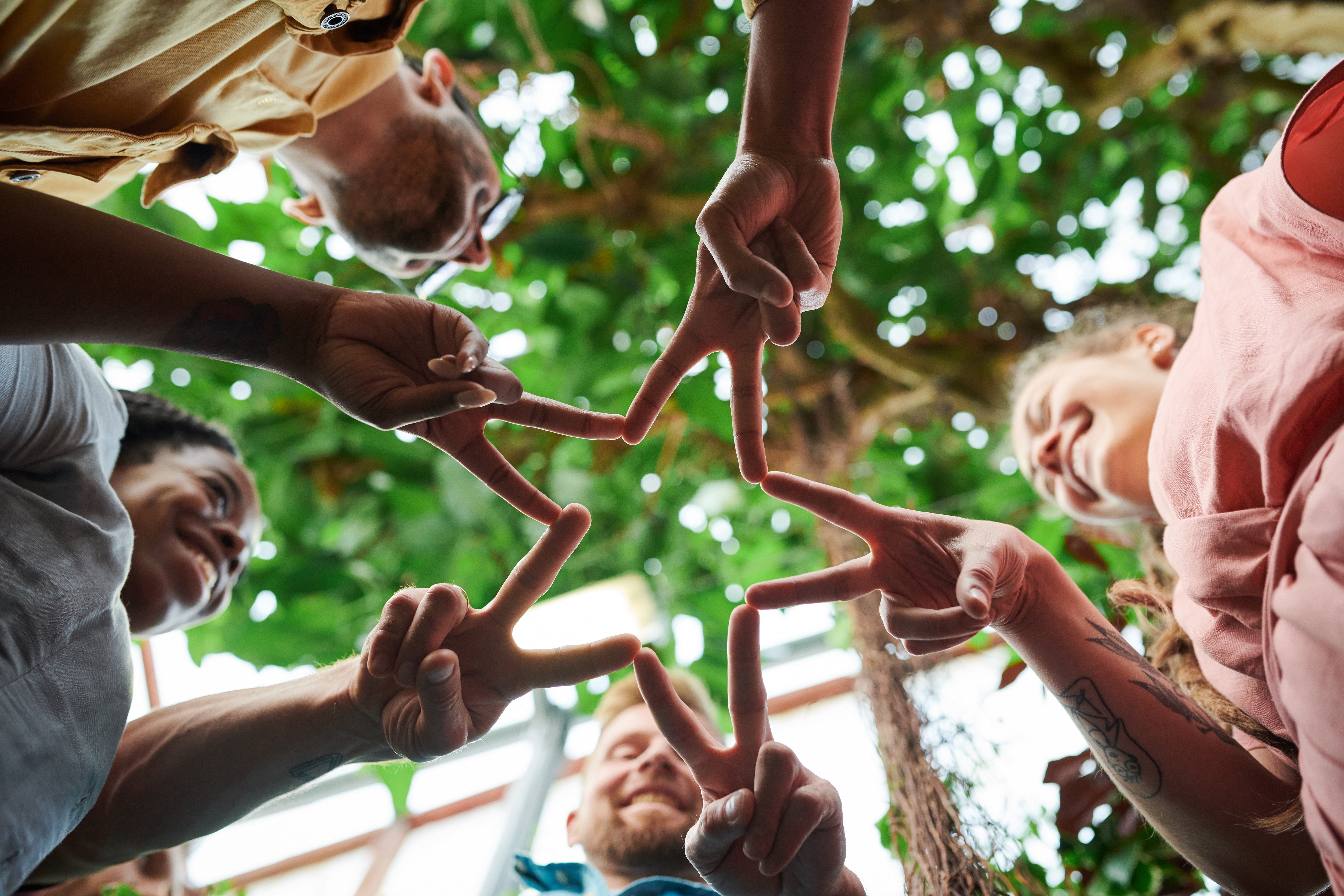  Les partenariats avec les associations locales à Alès renforcent le soutien aux entreprises en favorisant le partage de ressources et de compétences. Cette collaboration enrichit le tissu économique local et encourage un développement communautaire dynamique.