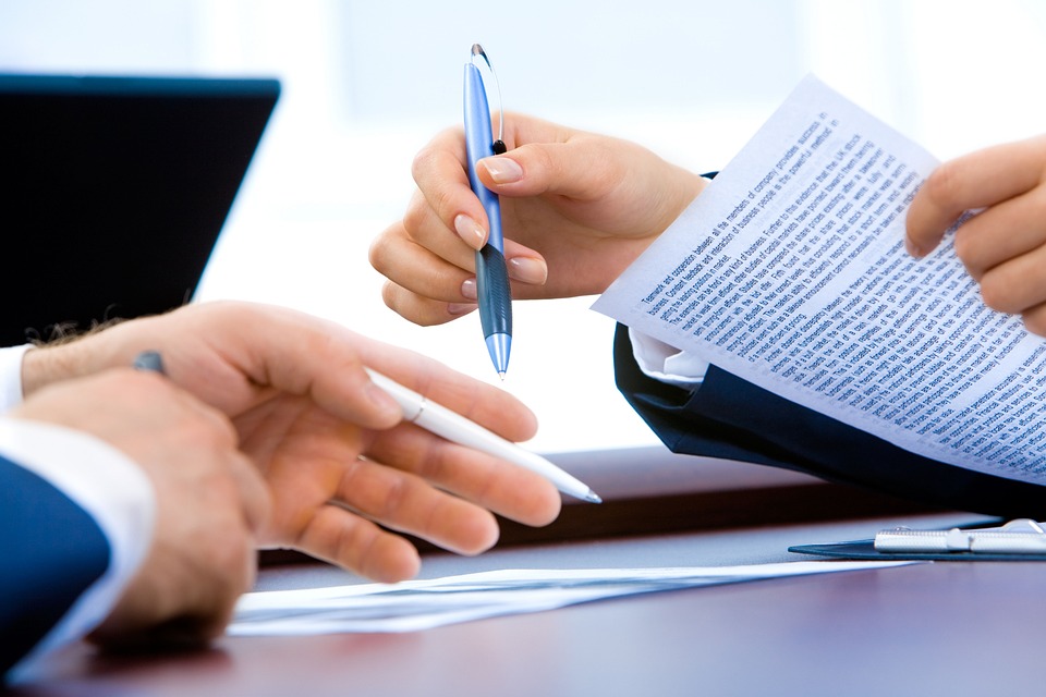 La production des documents légaux à Mauriac garantit aux entreprises la conformité de leurs obligations juridiques, avec des rapports financiers et procès-verbaux établis selon les normes en vigueur. Ce service sécurise les démarches administratives tout en facilitant les relations avec les organismes officiels et les