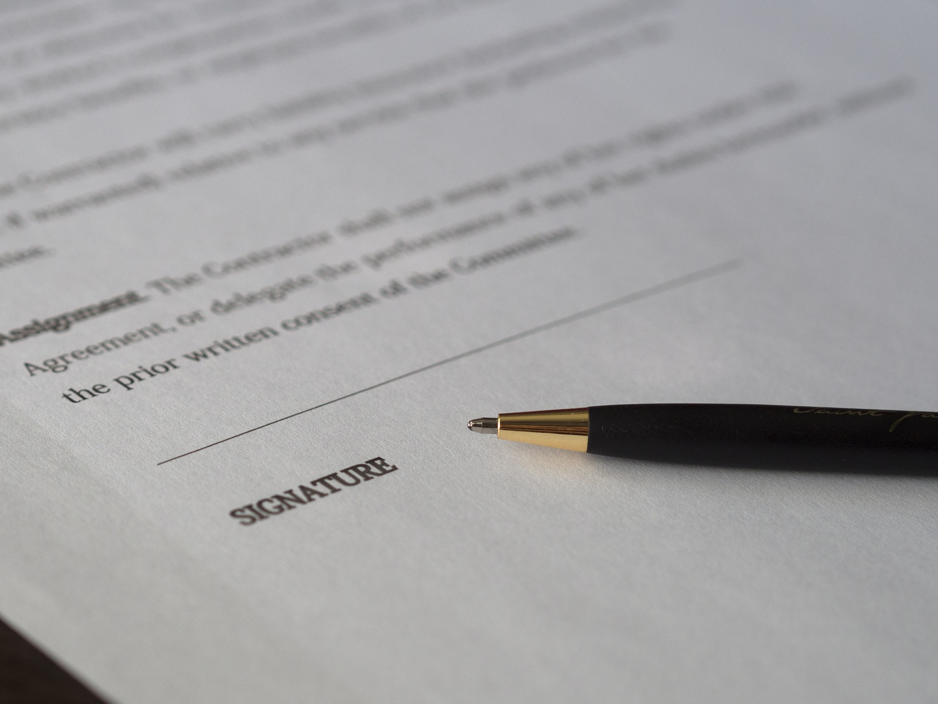 À Cannes, nous offrons un service de rédaction de contrats et de suivi administratif pour simplifier la gestion des entreprises. Ce service assure la conformité juridique des documents et un suivi rigoureux des démarches.