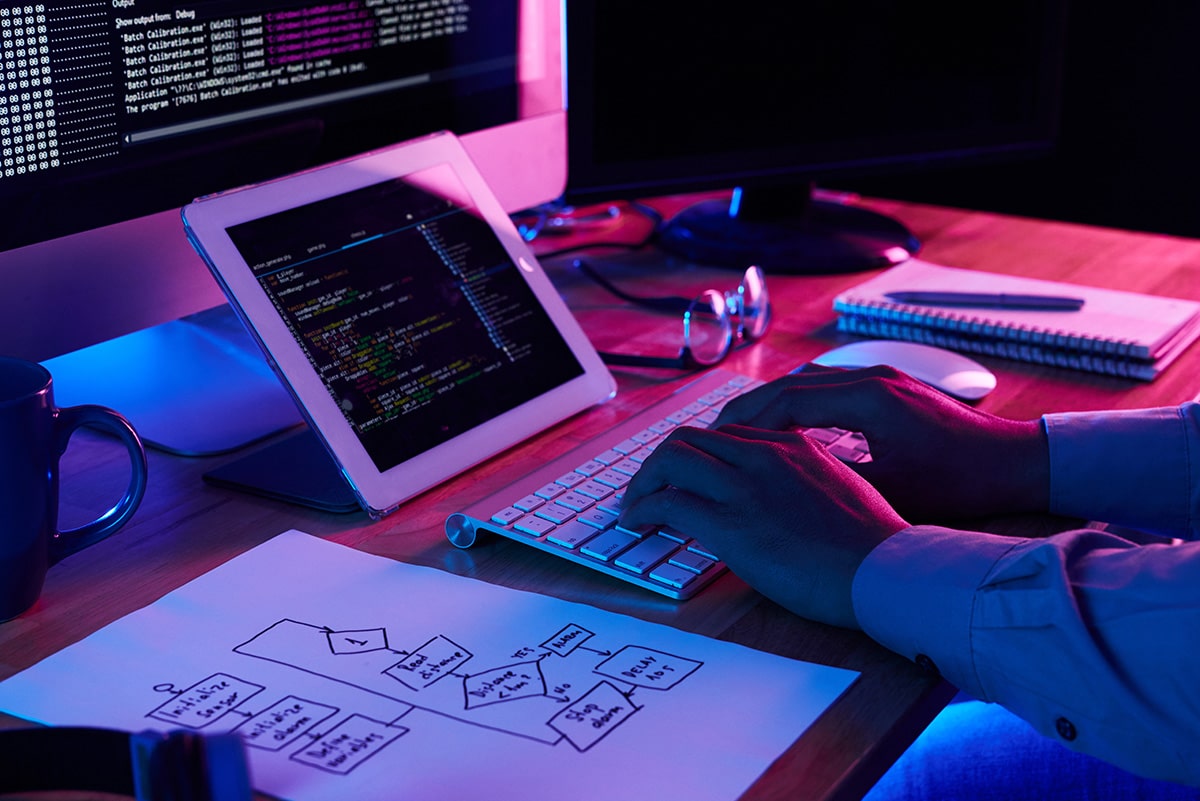À Cannes, nous mettons en place des systèmes de cryptage et des sauvegardes régulières pour garantir la sécurité des données sensibles. Ces solutions protègent contre les cybermenaces et assurent une restauration rapide en cas d’incident.