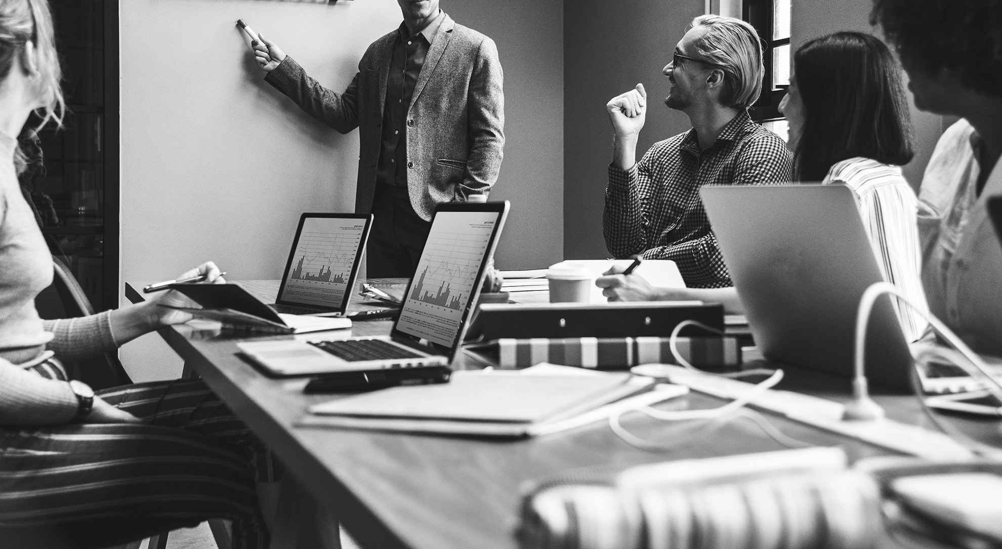 Grâce à une expertise locale, Easy Expert à Louviers propose des solutions comptables et fiscales parfaitement adaptées aux spécificités des entreprises de la région. Cet accompagnement personnalisé favorise une gestion optimisée et un soutien de proximité pour chaque client.